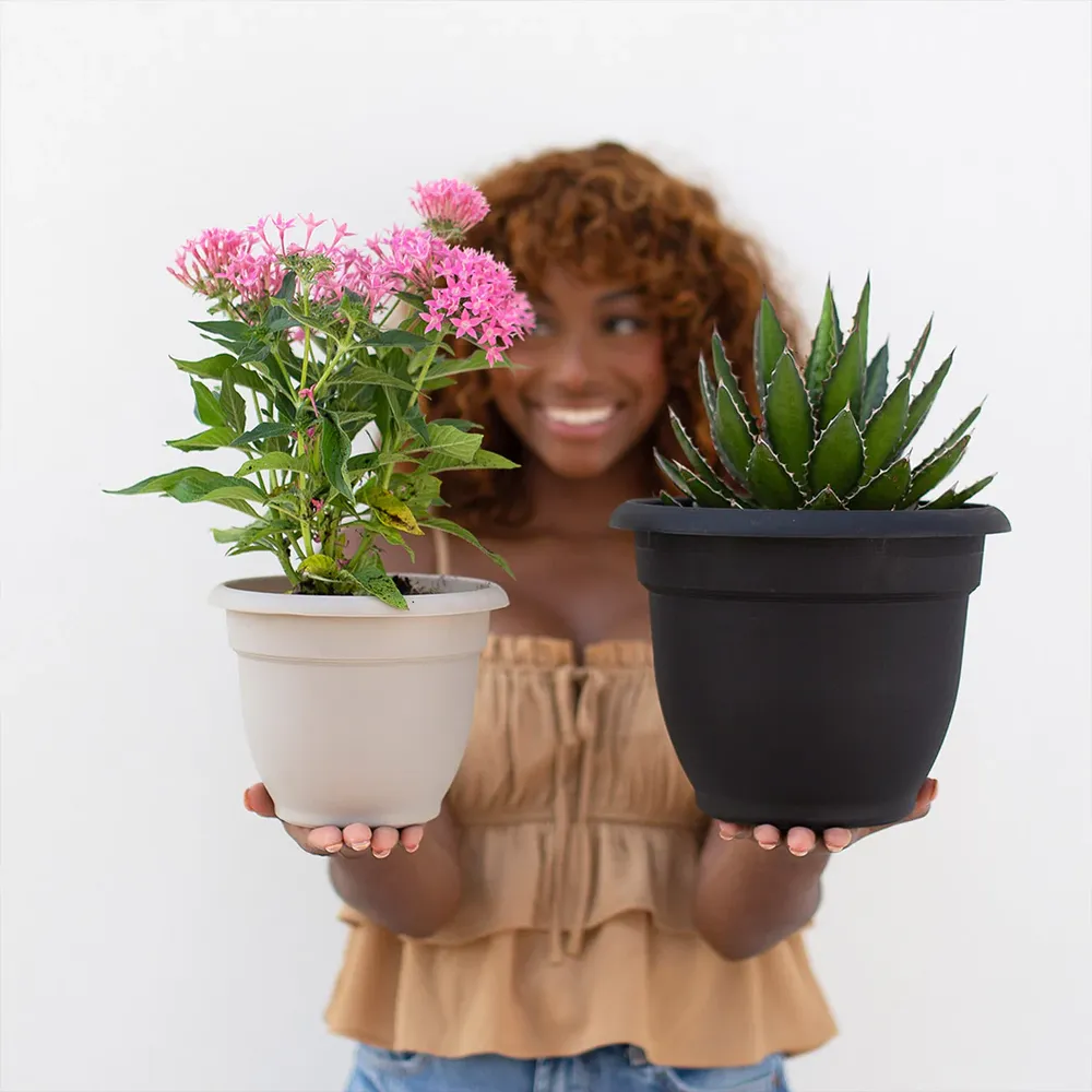 Ariana Self-Watering Planter in Charcoal 3